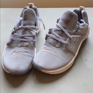 Light gray Nike Metcon free size 8